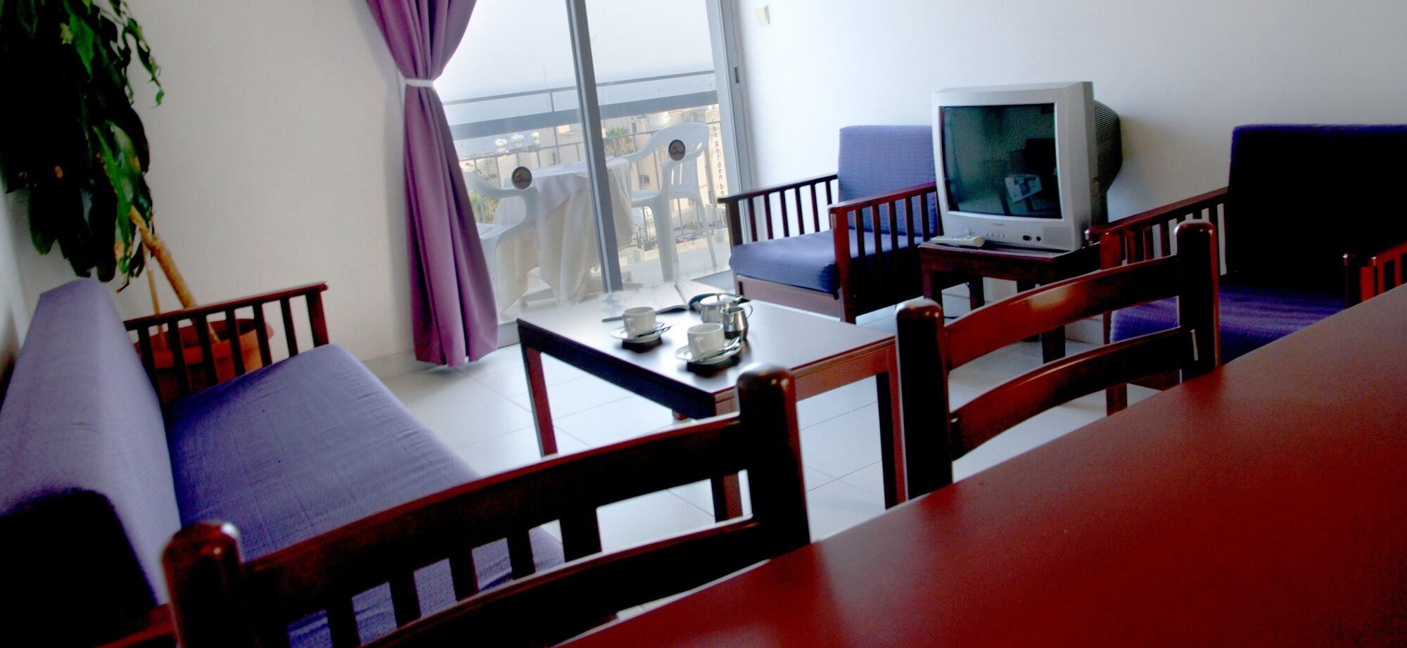 Blue Crane Hotel Apts Limassol Exterior photo