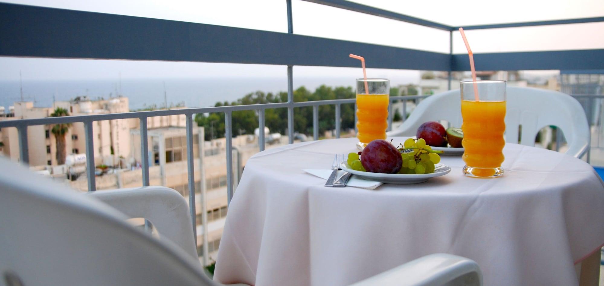 Blue Crane Hotel Apts Limassol Exterior photo