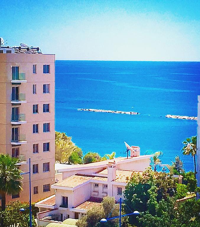 Blue Crane Hotel Apts Limassol Exterior photo