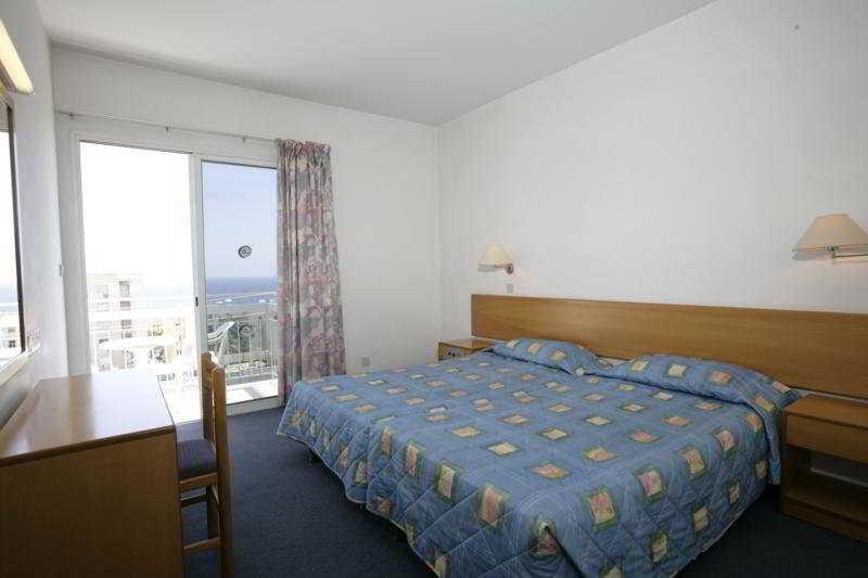 Blue Crane Hotel Apts Limassol Exterior photo