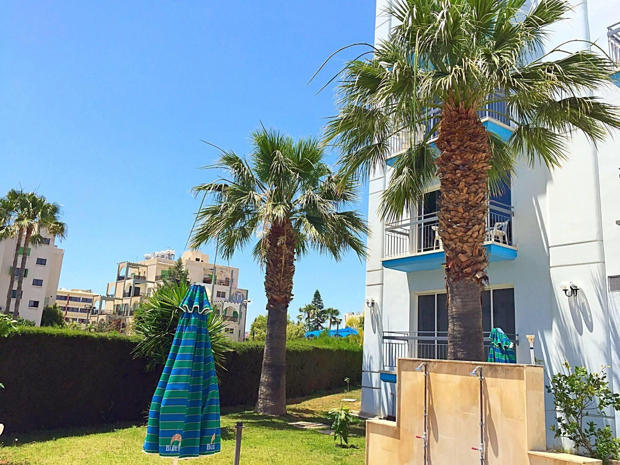 Blue Crane Hotel Apts Limassol Exterior photo